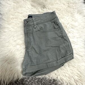 Olive Aeropostale Size 8 shorts!